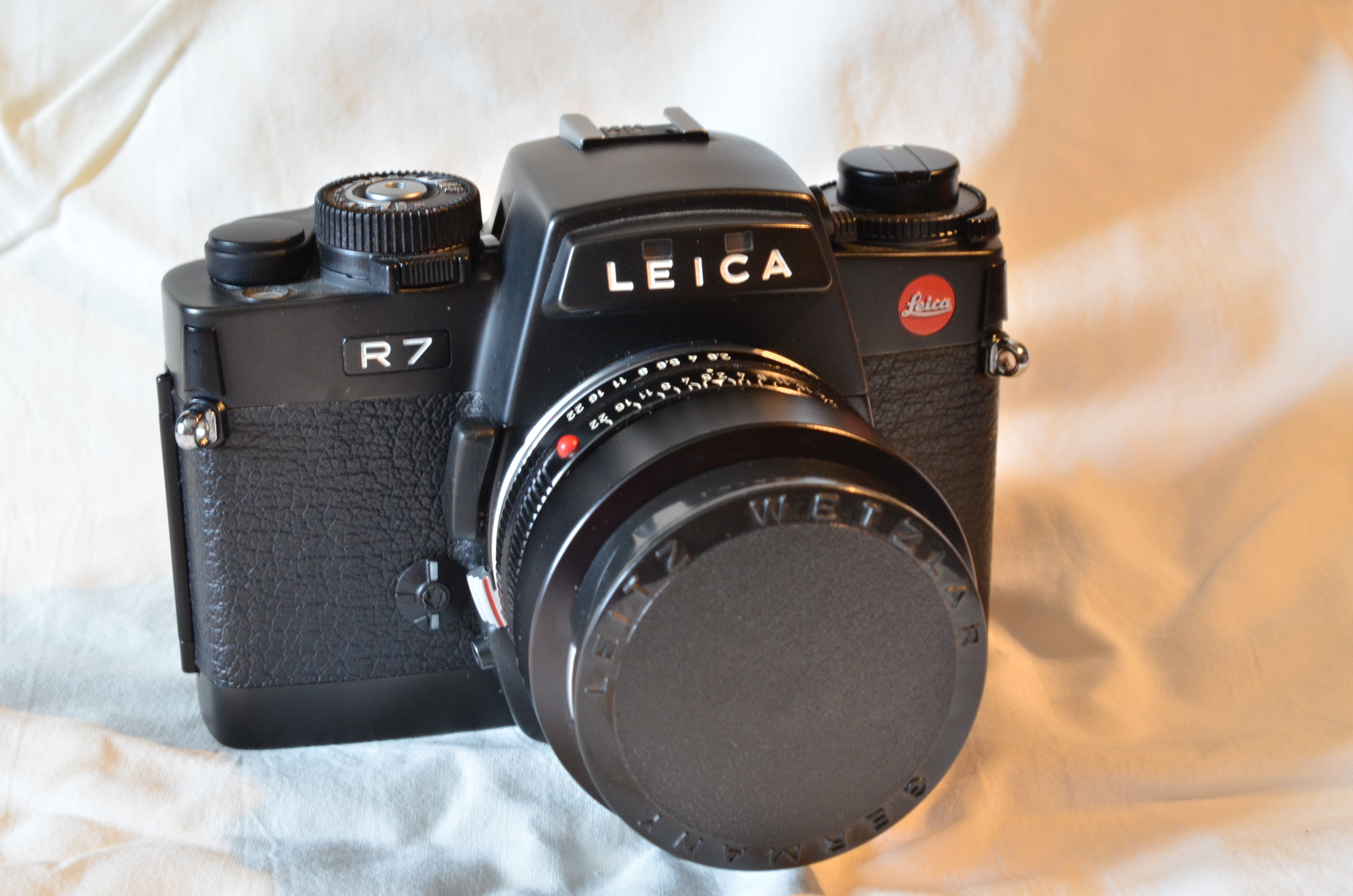 Leica R7 35mm SLR camera body